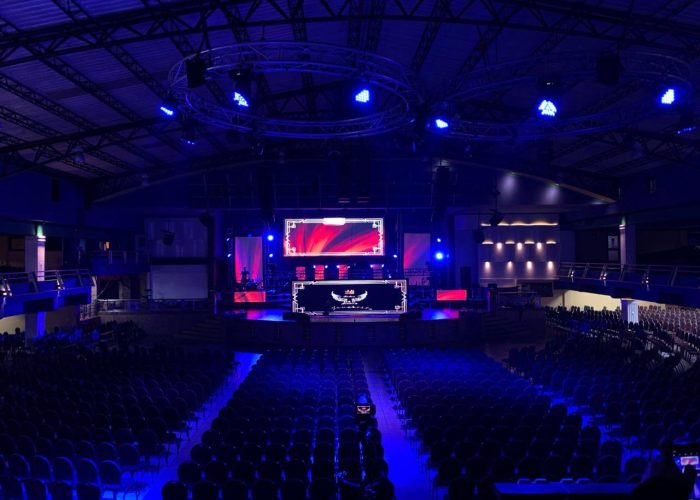 Pantalla LED para Iglesia Palabra Miel fabricada e instalada por Corpotek